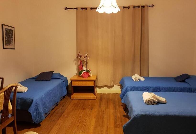 غرفة قياسية ثلاثية, Trianon