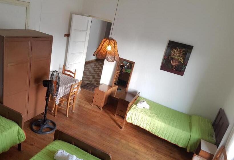 Кровать в Общей Комнате, Trianon