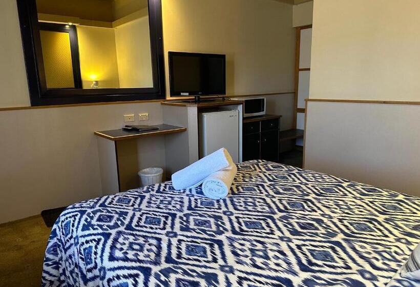 غرفة تنفيذية, The Tower