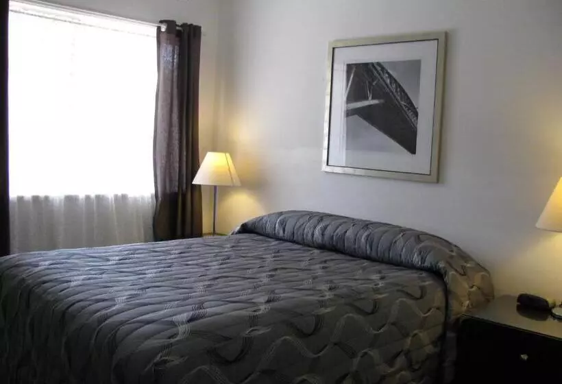 デラックスルーム, The Wayfarer Motel