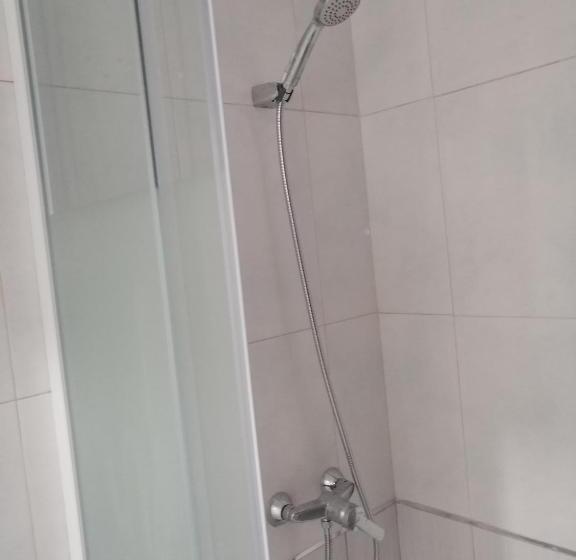 اتاق اکونومی, La Marina