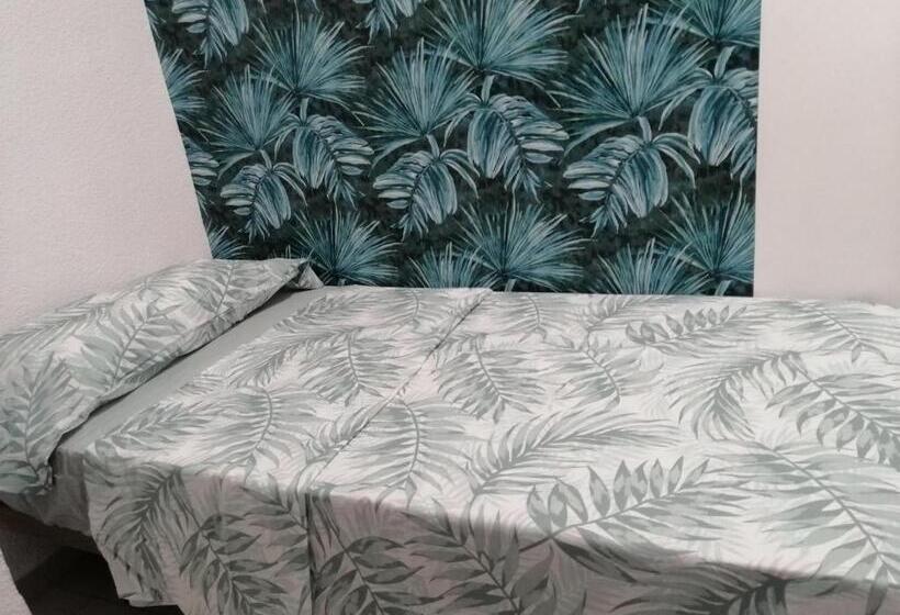 اتاق کلاسیک چهارنفره, La Marina