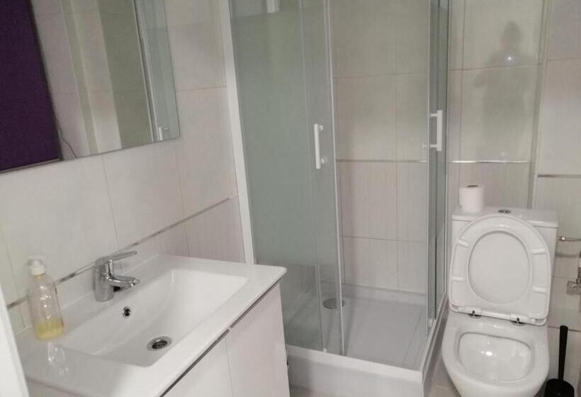 اتاق کلاسیک چهارنفره, La Marina