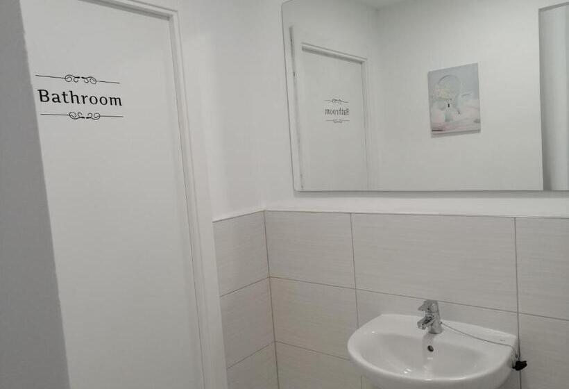 اتاق کلاسیک چهارنفره, La Marina