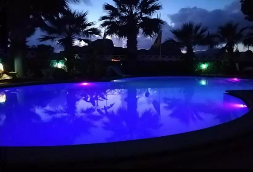 اتاق اکونومی, Al Togo Fitness & Relax