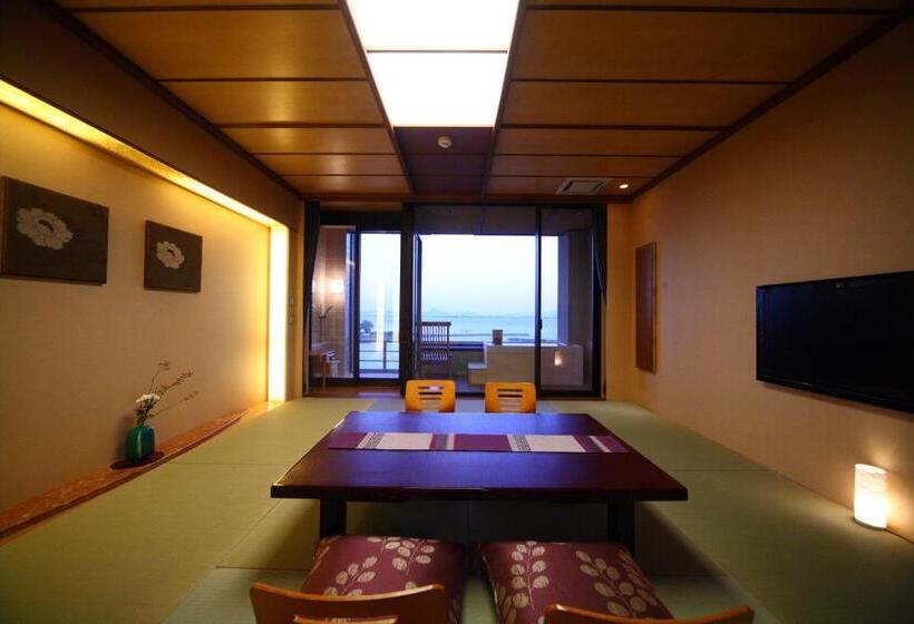 غرفة سوبيريور, Biwako Ryokusuitei
