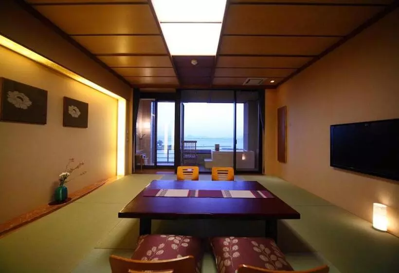 スーペリアールーム, Biwako Ryokusuitei