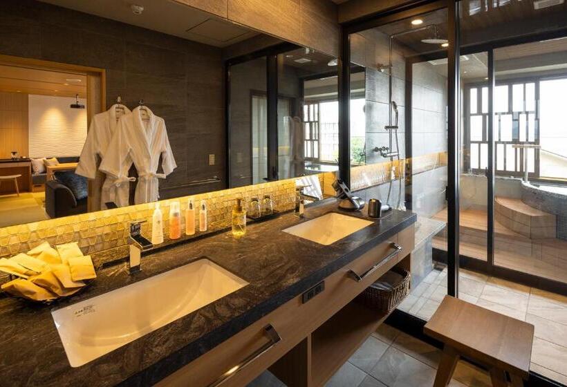 غرفة ديلوكس رباعية, Biwako Ryokusuitei