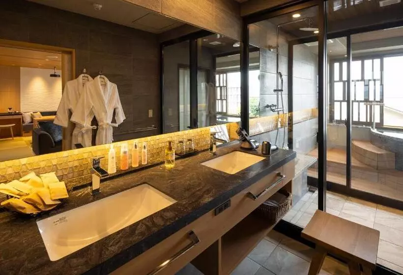 デラックスの４人部屋, Biwako Ryokusuitei
