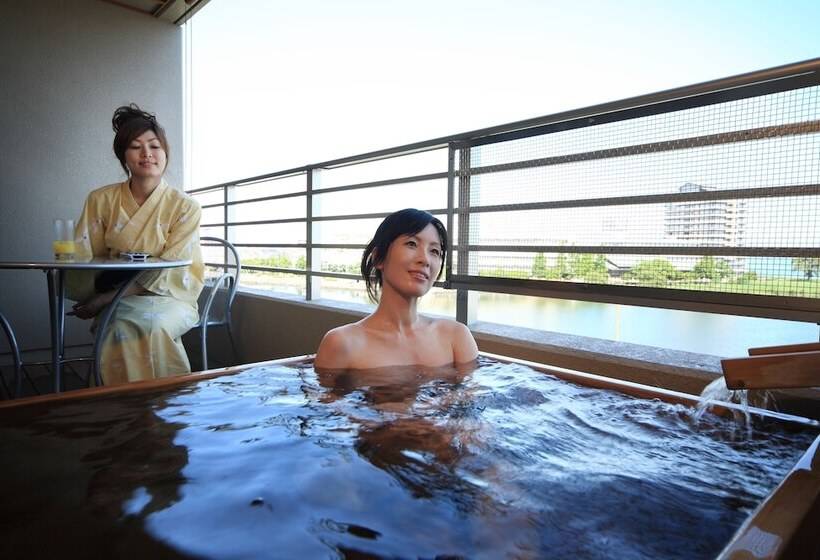 Номер Deluxe, Biwako Ryokusuitei