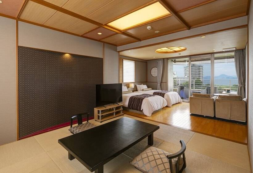 غرفة ديلوكس, Biwako Ryokusuitei