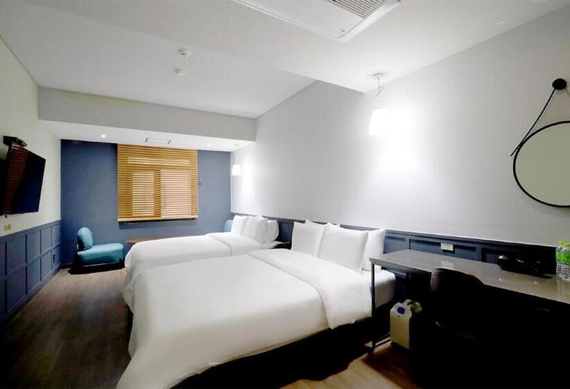 Семейный Номер, Seomyeon Hound Hotel 1st Street