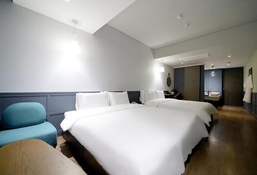 Семейный Номер, Seomyeon Hound Hotel 1st Street