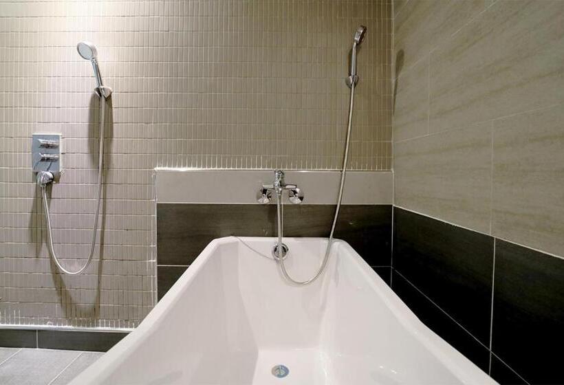 Семейный Номер, Seomyeon Hound Hotel 1st Street