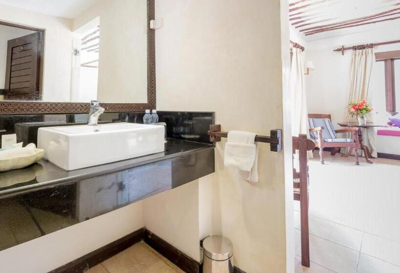 Camera Standard Vista Giardino, Jacaranda Indian Ocean Beach Resort