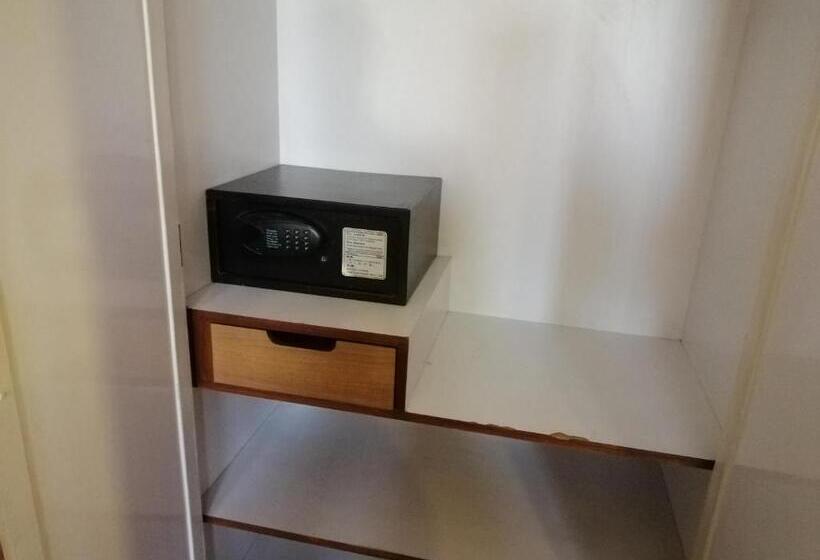 اتاق اکونومی, Mirage Regency