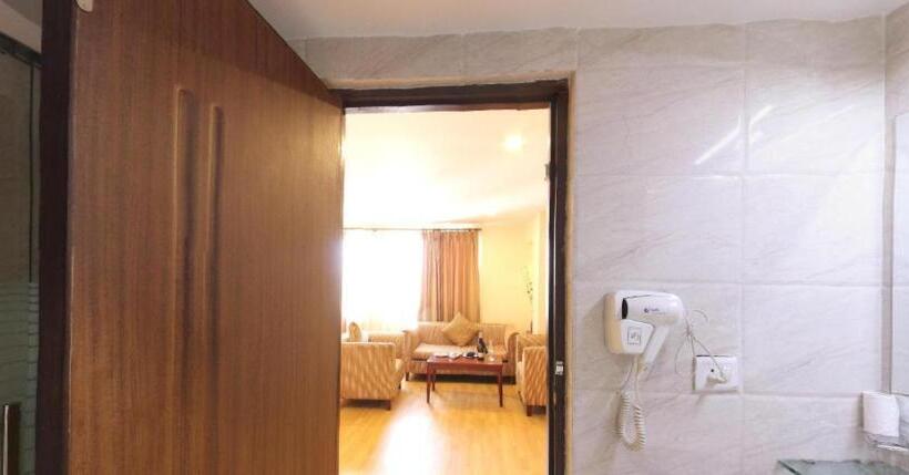 سوییت, Mirage Regency