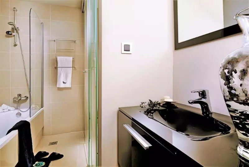 2 Bedroom Suite