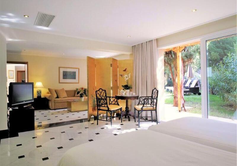 Люкс Вид на Сад, Out Of The Blue Resort & Spa