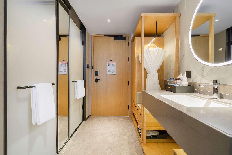 Люкс Повышенной Комфортности, Out Of The Blue Resort & Spa