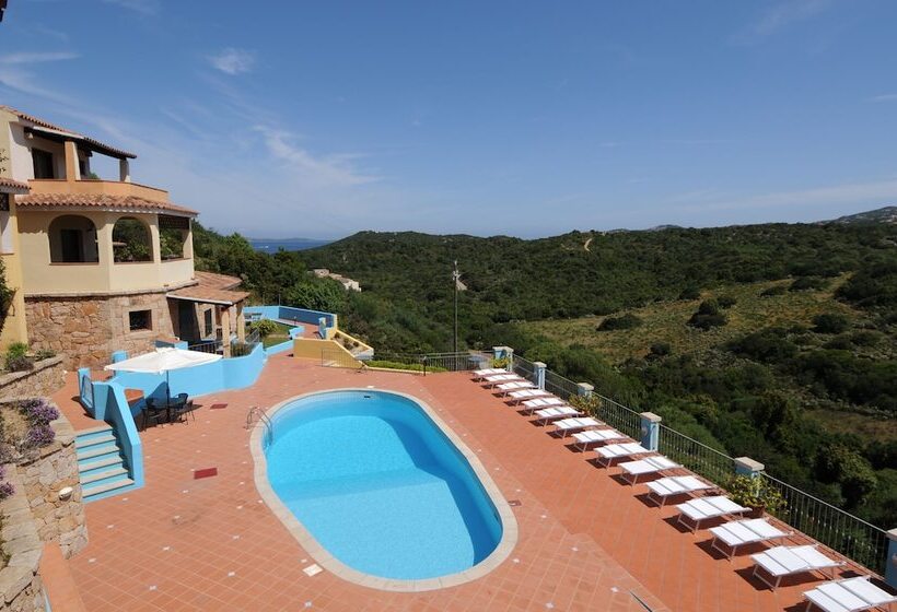 شقة غرفتين نوم مطلة على حمام السباحة, Vallemare Residence E Studios