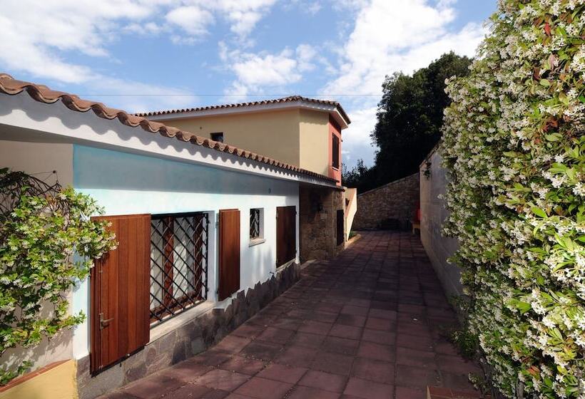 דירת חדר אקונומי, Vallemare Residence E Studios