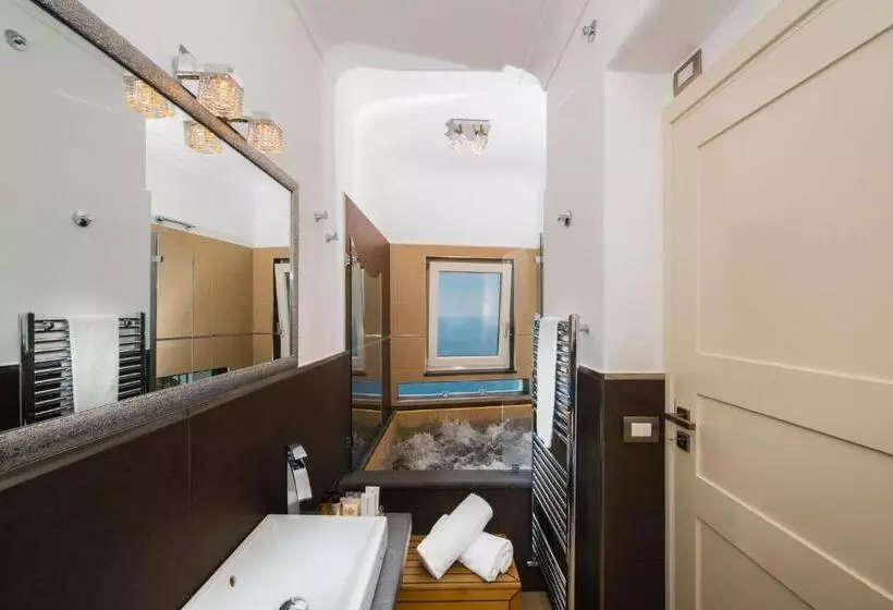 اتاق سوپریور با چشم‌انداز دریا, Villa Gianlica