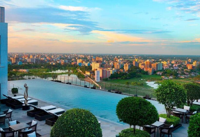 주니어 스위트 킹사이즈 침대, Le Méridien Dhaka