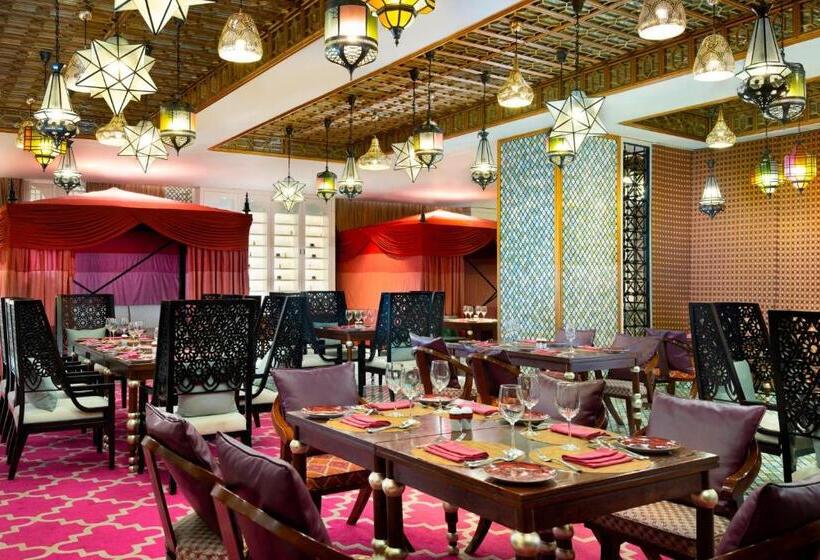 스탠다드 룸 킹사이즈 침대, Le Méridien Dhaka