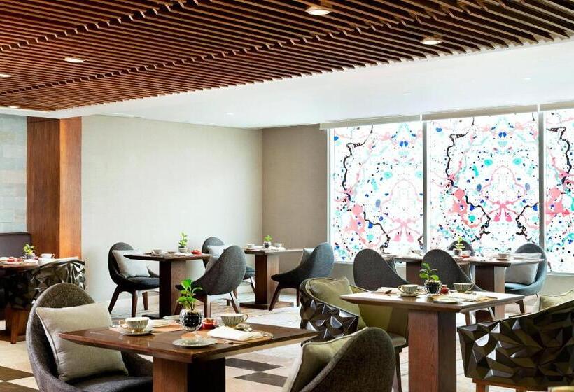 클럽 룸 킹침대, Le Méridien Dhaka