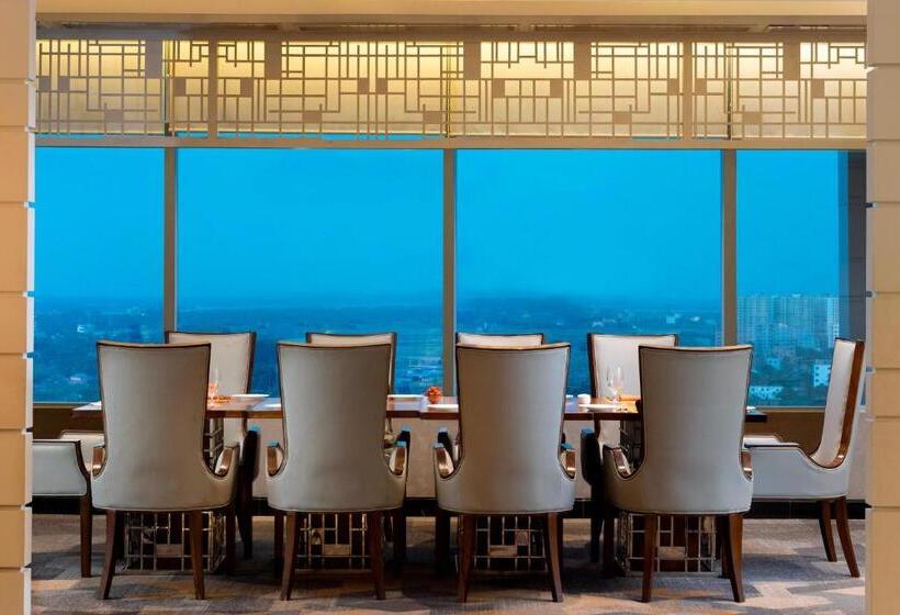 클럽 룸, Le Méridien Dhaka