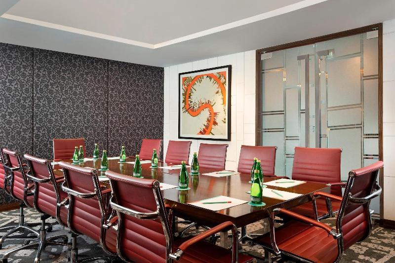 클럽 룸, Le Méridien Dhaka