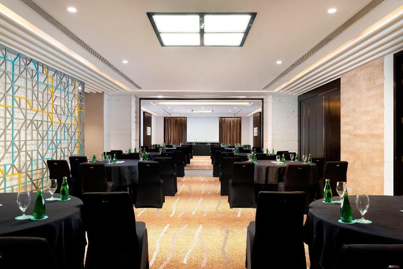 클럽 룸, Le Méridien Dhaka