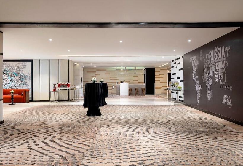 클럽 룸, Le Méridien Dhaka