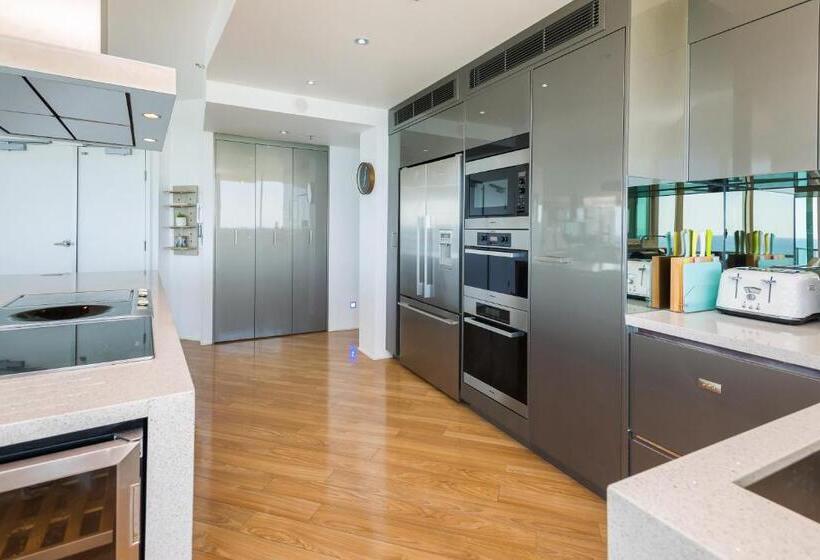 דירת פנטהאוז 1 חדרי שינה, The Waterford On Main Beach