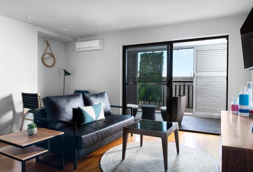 سوییت, Veriu Randwick