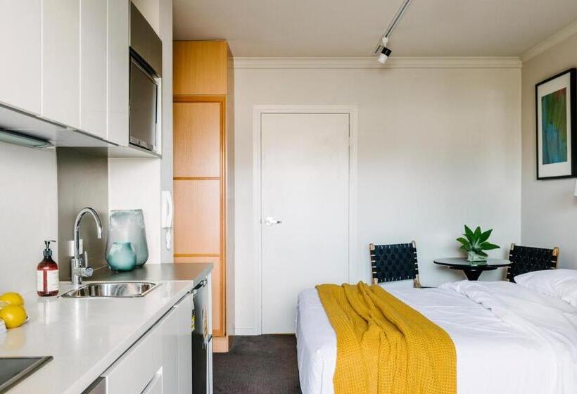 سوییت, Veriu Randwick