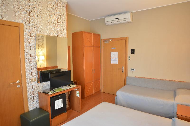标准三人间, Eco Hotel Milano & Bioriso Restaurant
