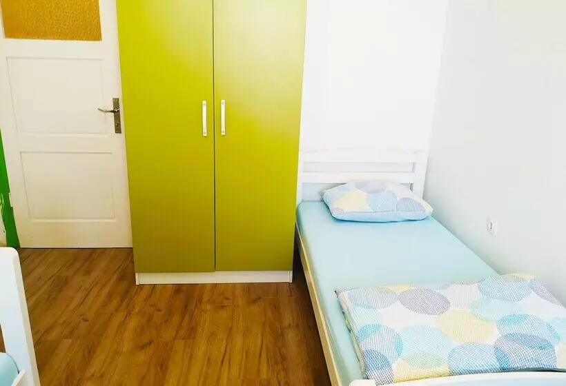 Standard Szoba Megosztott Fürdővel, Chillax Rooms