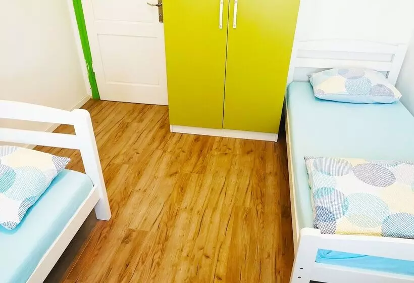 Standard Szoba Megosztott Fürdővel, Chillax Rooms