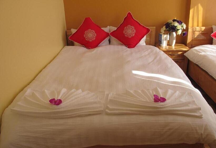 اتاق استاندارد با چشم‌انداز کوهستان, Sapa Backpacker Hostel