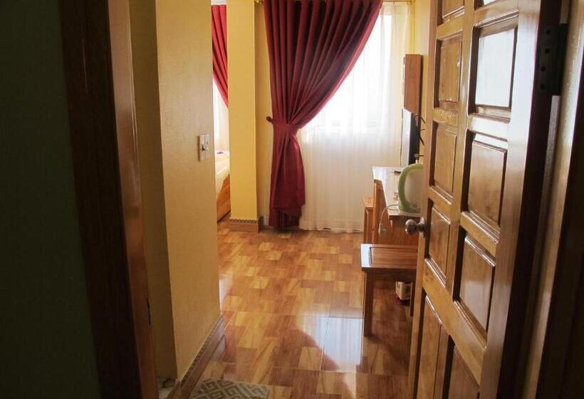 اتاق استاندارد با چشم‌انداز کوهستان, Sapa Backpacker Hostel