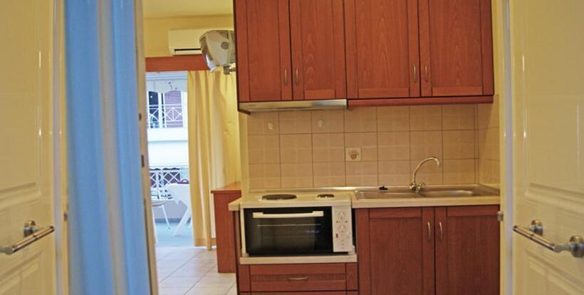 스탠다드 스튜디오 바다 전망, Neon Studios