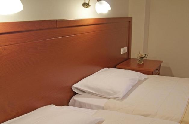 디럭스 스튜디오, Neon Studios