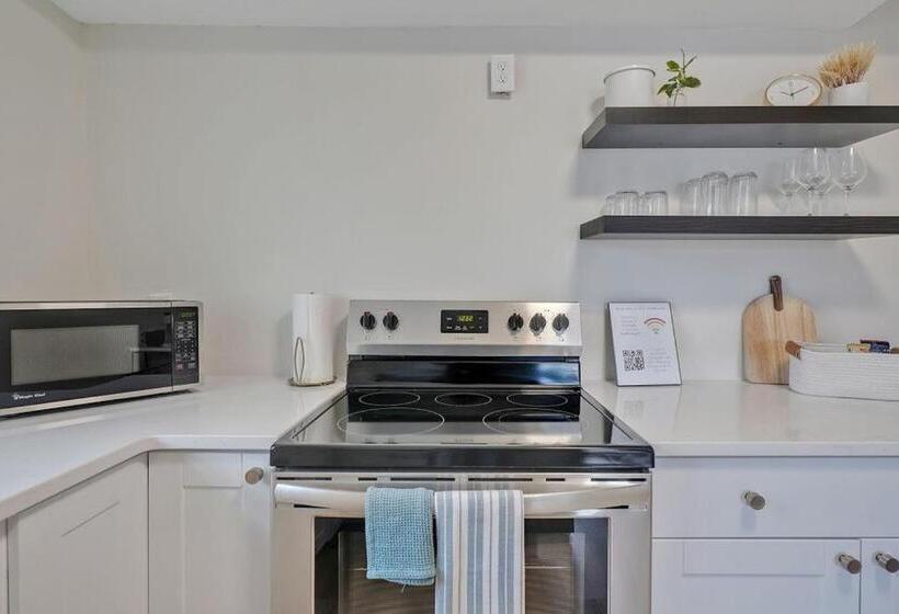 Люкс Кровать Кинг, The Starlite Inn