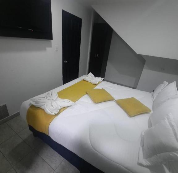 اتاق استاندارد یک نفره, Zafiro Boutique