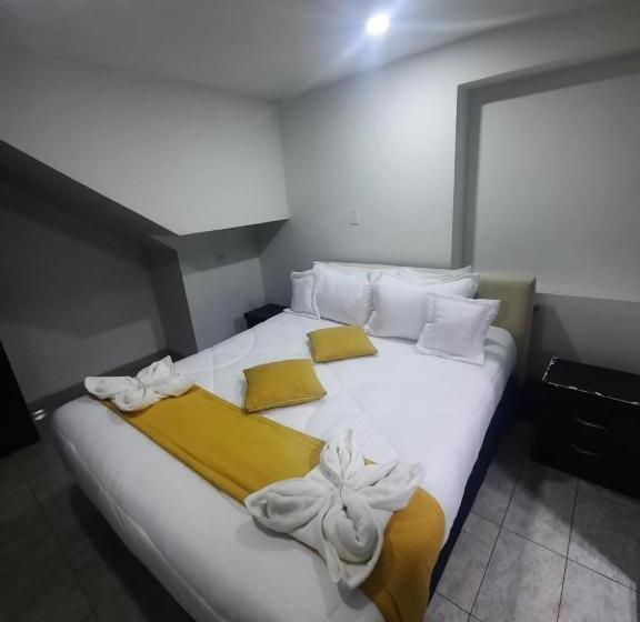 اتاق استاندارد یک نفره, Zafiro Boutique