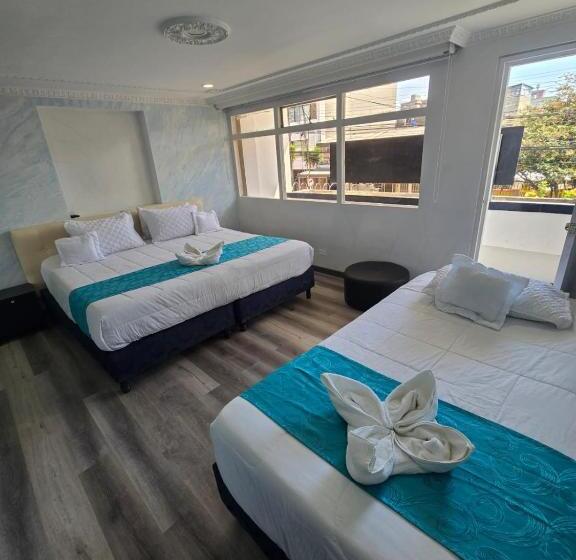 اتاق استاندارد سه نفره, Zafiro Boutique