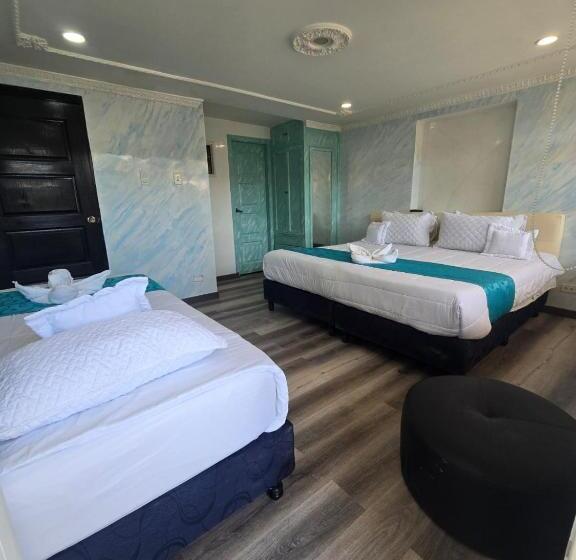 اتاق استاندارد سه نفره, Zafiro Boutique