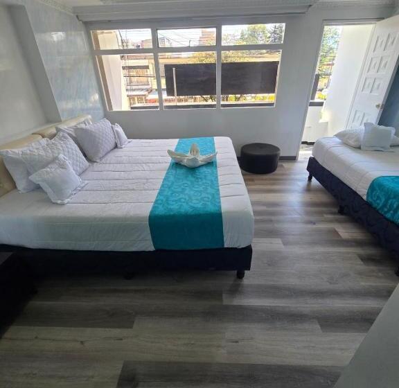 اتاق استاندارد سه نفره, Zafiro Boutique